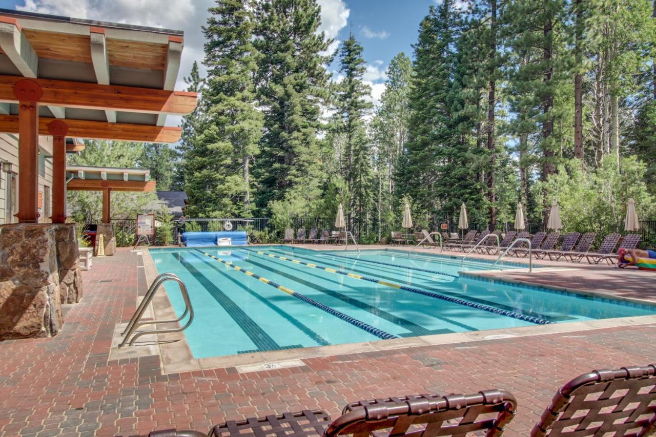 Starry Aspen Grove Hotel Truckee Bagian luar foto